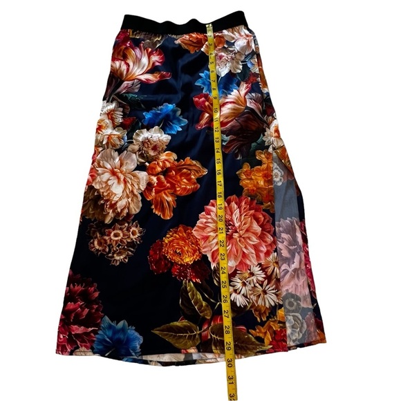 HARK + HAMMER SILK MIDI SKIRT + NAVY BOUQUET STRETCH SILK XS FLORAL - Picture 8 of 16